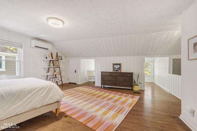 277 Ridgemont Road, Grosse Pointe Farms, MI 48236