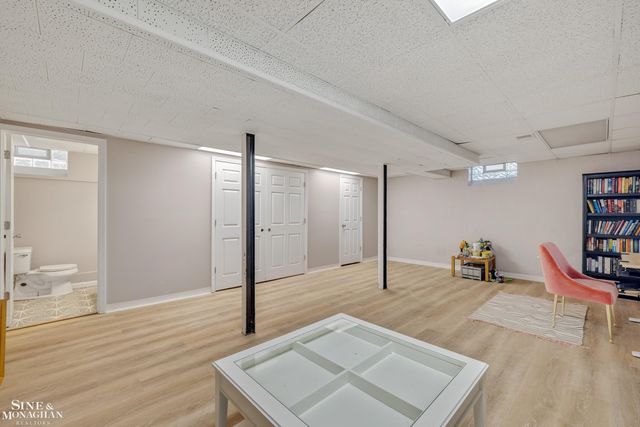 277 Ridgemont Road, Grosse Pointe Farms, MI 48236