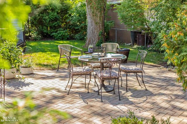 277 Ridgemont Road, Grosse Pointe Farms, MI 48236