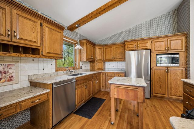 17730 Creek Ridge Pass, Minnetonka, MN 55345