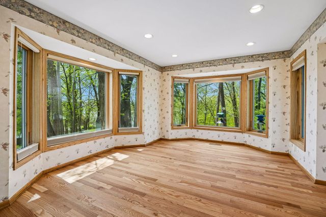 17730 Creek Ridge Pass, Minnetonka, MN 55345