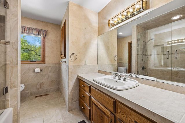 17730 Creek Ridge Pass, Minnetonka, MN 55345