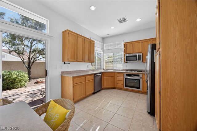 1704 Pacific Sandstone Place, Las Vegas, NV 89144