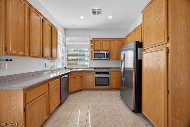 1704 Pacific Sandstone Place, Las Vegas, NV 89144