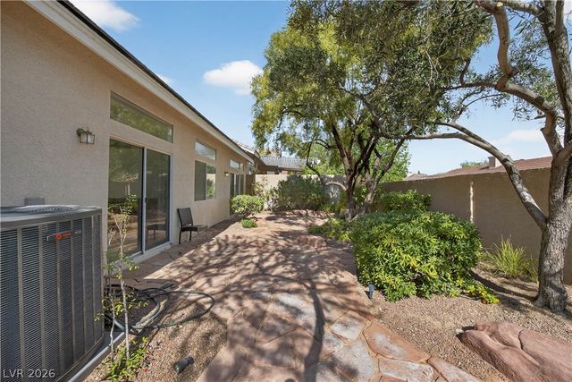 1704 Pacific Sandstone Place, Las Vegas, NV 89144