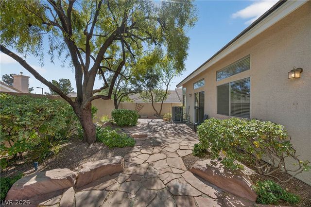 1704 Pacific Sandstone Place, Las Vegas, NV 89144