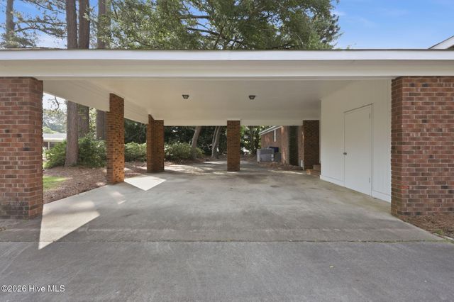 1205 W Highland Avenue, Kinston, NC 28501