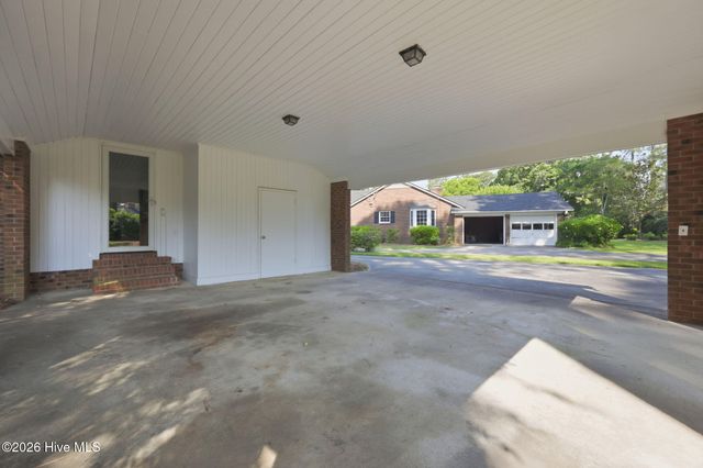 1205 W Highland Avenue, Kinston, NC 28501