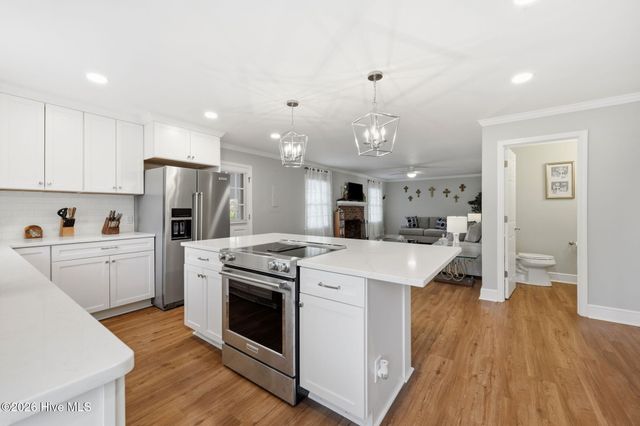 1205 W Highland Avenue, Kinston, NC 28501