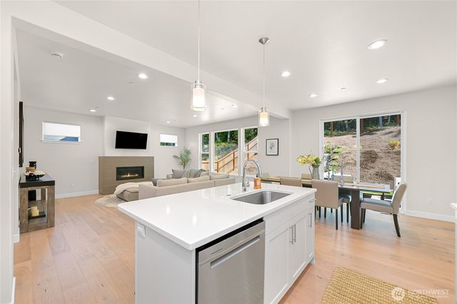 1142 Brookstone Drive, Bellingham, WA 98229