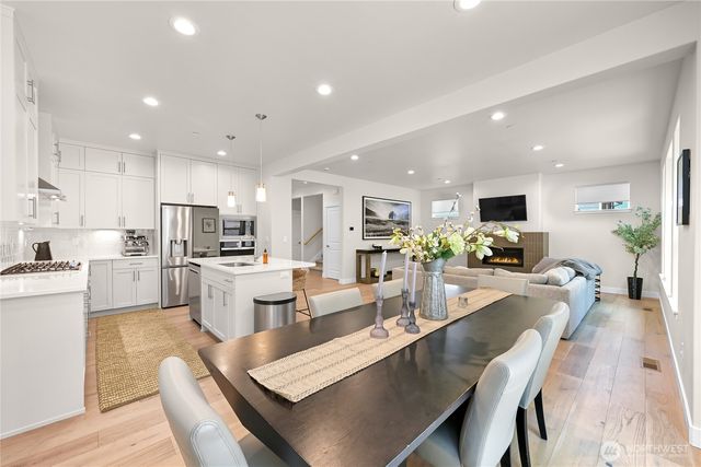 1142 Brookstone Drive, Bellingham, WA 98229