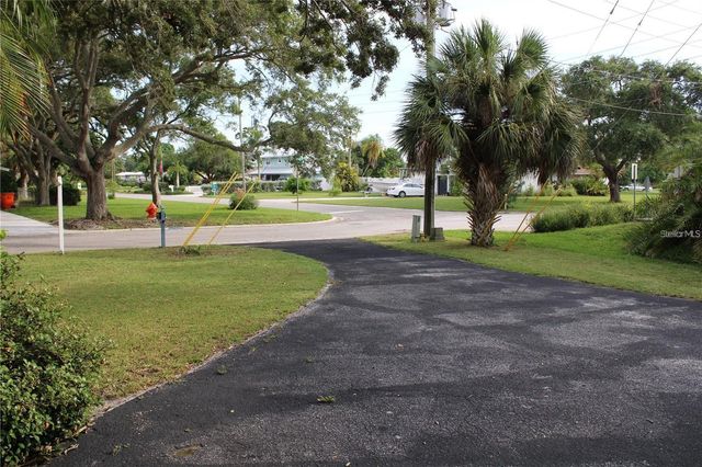 5828 OAKHURST DRIVE, Seminole, FL 33772