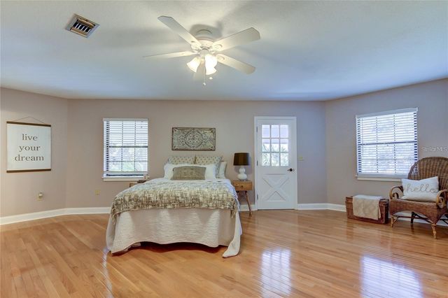 5828 OAKHURST DRIVE, Seminole, FL 33772