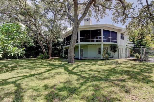 5828 OAKHURST DRIVE, Seminole, FL 33772
