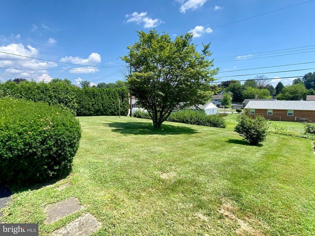 918 LAURELEE AVE, Reading, PA 19605