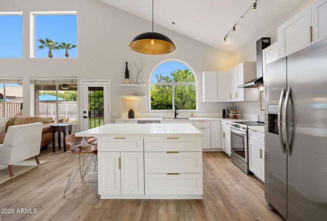 1050 E BAYLOR Lane, Chandler, AZ 85225