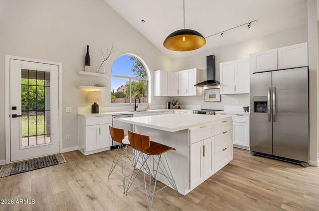 1050 E BAYLOR Lane, Chandler, AZ 85225