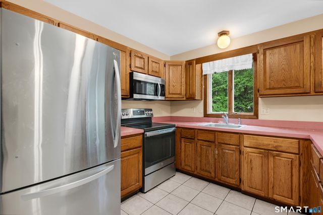 85 Alma Street, Naugatuck, CT 06770