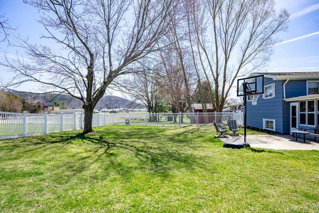 926 Elm Street, Mauston, WI 53948