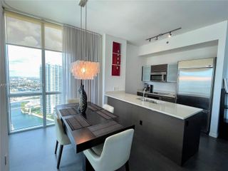 55 SE 6th Street 4102, Miami, FL 33131