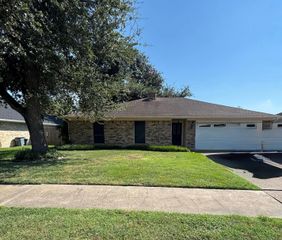 3706 Windsor Drive, Deer Park, TX 77536