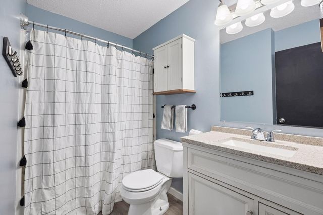 2543 Wimbledon Place, Woodbury, MN 55125