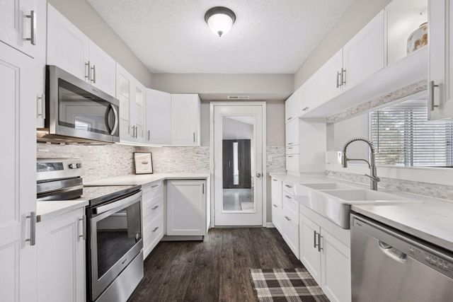 2543 Wimbledon Place, Woodbury, MN 55125