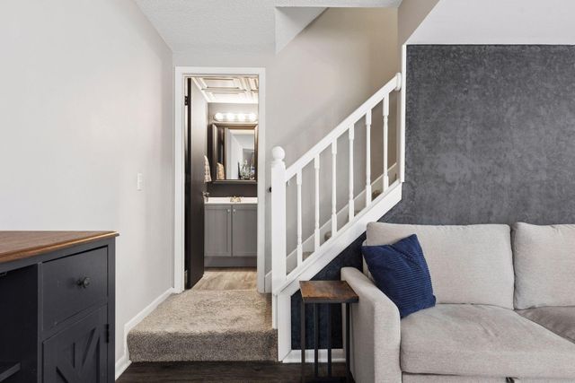 2543 Wimbledon Place, Woodbury, MN 55125