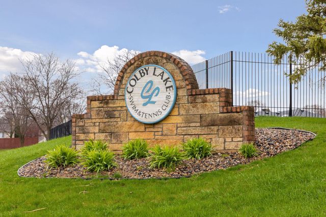 2543 Wimbledon Place, Woodbury, MN 55125