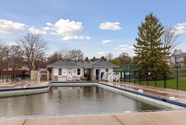 2543 Wimbledon Place, Woodbury, MN 55125