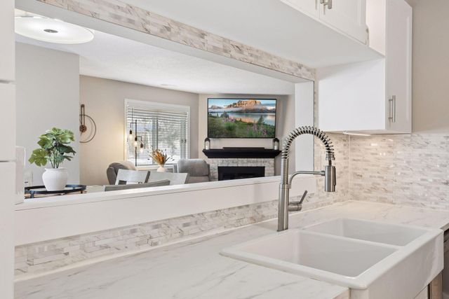 2543 Wimbledon Place, Woodbury, MN 55125