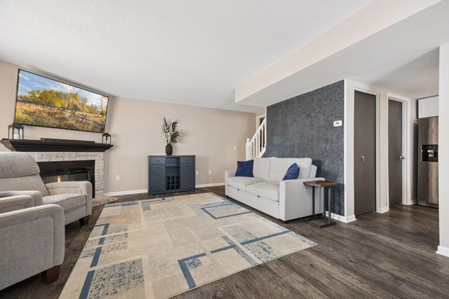 2543 Wimbledon Place, Woodbury, MN 55125