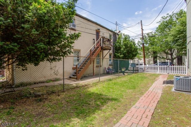 41 Church St, Lambertville City, NJ 08530