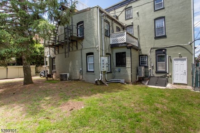 41 Church St, Lambertville City, NJ 08530