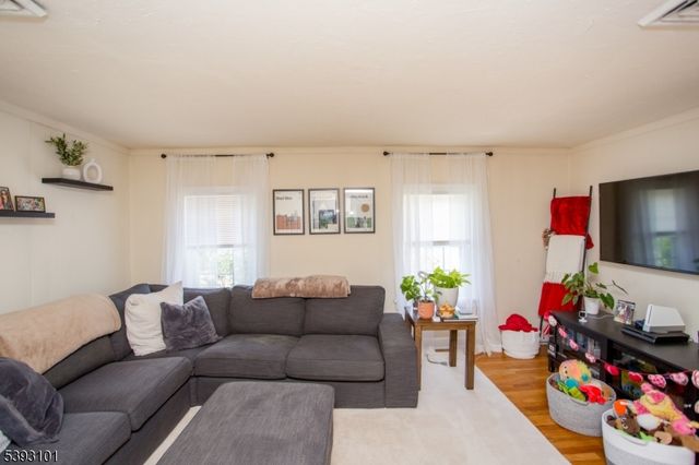 41 Church St, Lambertville City, NJ 08530