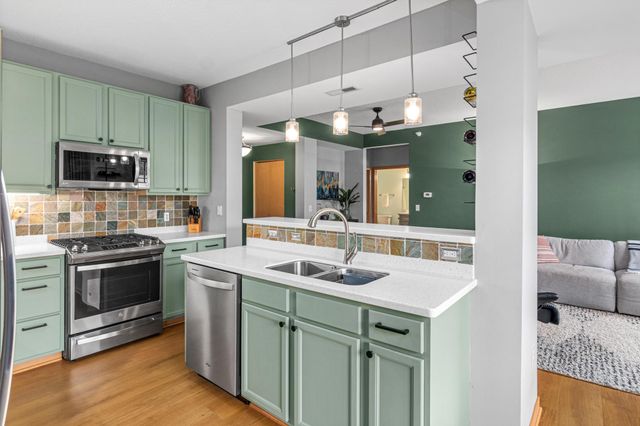 2565 Franklin Avenue 307, Saint Paul, MN 55114