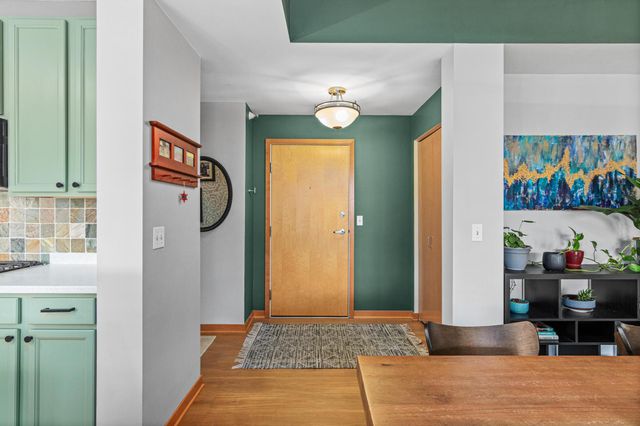 2565 Franklin Avenue 307, Saint Paul, MN 55114