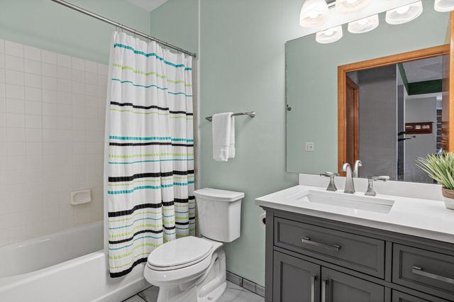 2565 Franklin Avenue 307, Saint Paul, MN 55114