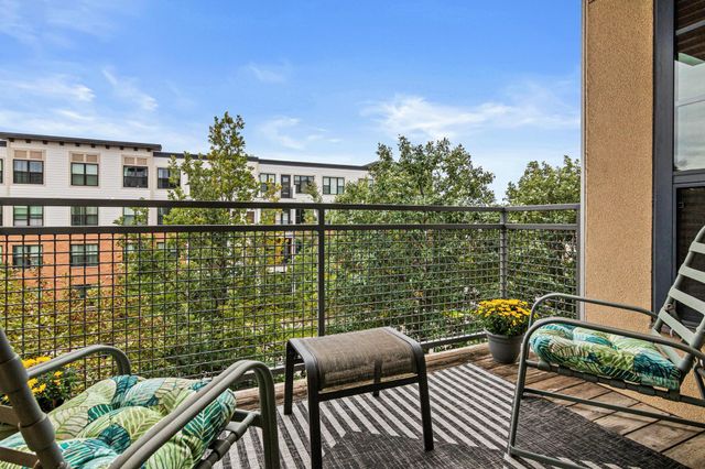 2565 Franklin Avenue 307, Saint Paul, MN 55114