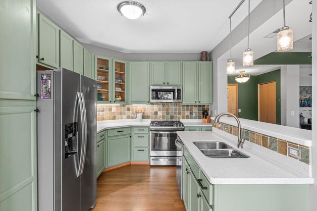 2565 Franklin Avenue 307, Saint Paul, MN 55114