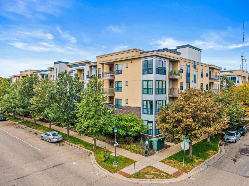 2565 Franklin Avenue 307, Saint Paul, MN 55114