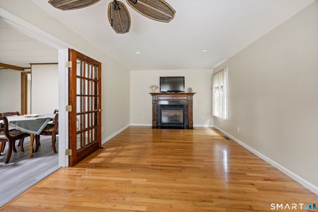 8 Redstone Street, Southington, CT 06489