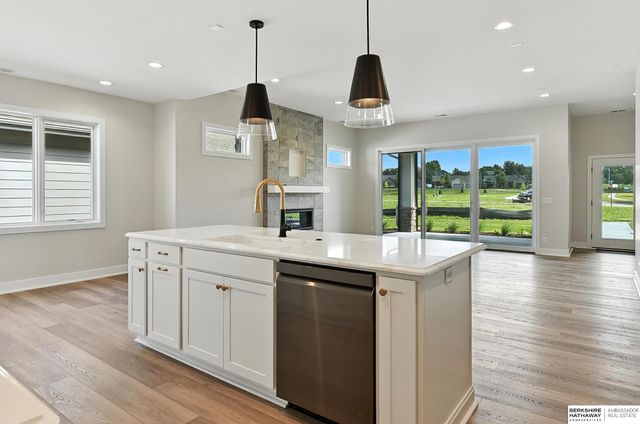 17502 Dupont Plaza Circle, Omaha, NE 68130