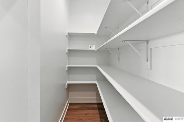 17502 Dupont Plaza Circle, Omaha, NE 68130