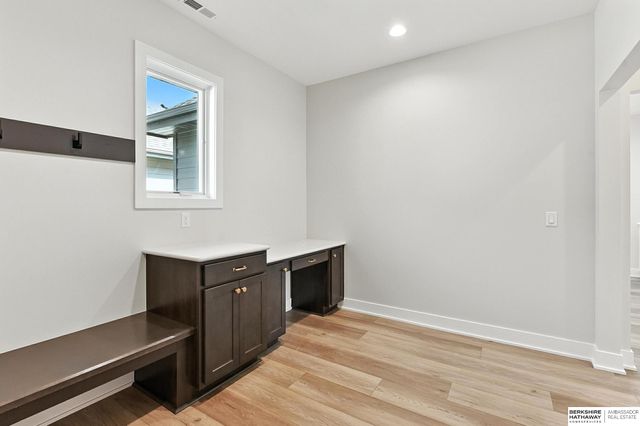 17502 Dupont Plaza Circle, Omaha, NE 68130