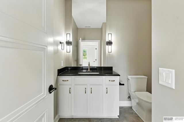 17502 Dupont Plaza Circle, Omaha, NE 68130