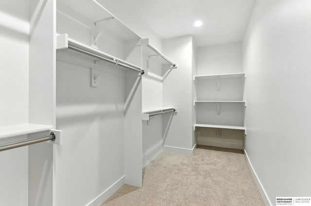 17502 Dupont Plaza Circle, Omaha, NE 68130