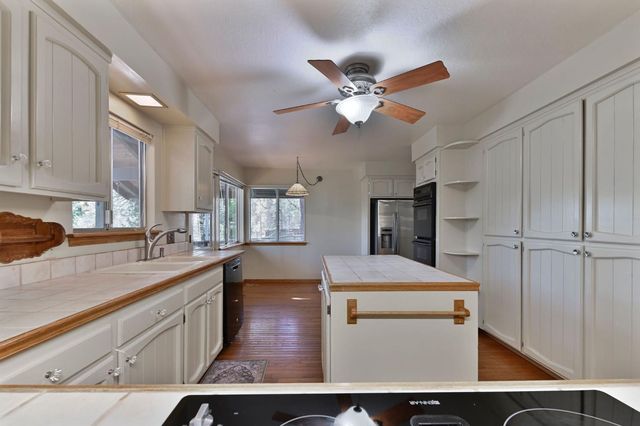 2637 Ruth Ln, Arnold, CA 95223