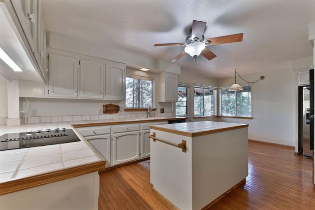 2637 Ruth Ln, Arnold, CA 95223