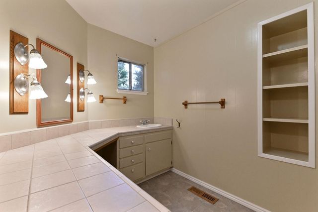 2637 Ruth Ln, Arnold, CA 95223